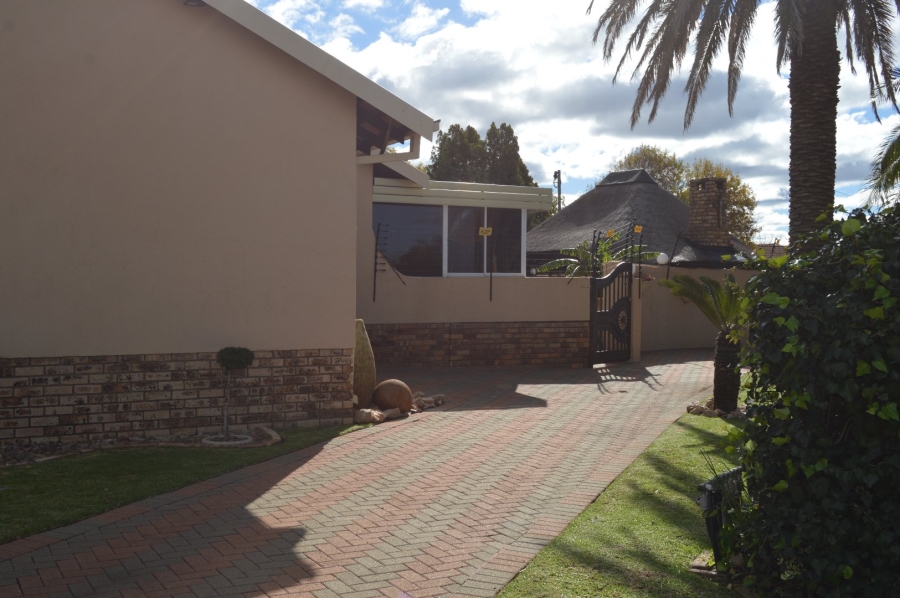 3 Bedroom Property for Sale in Meiringspark North West